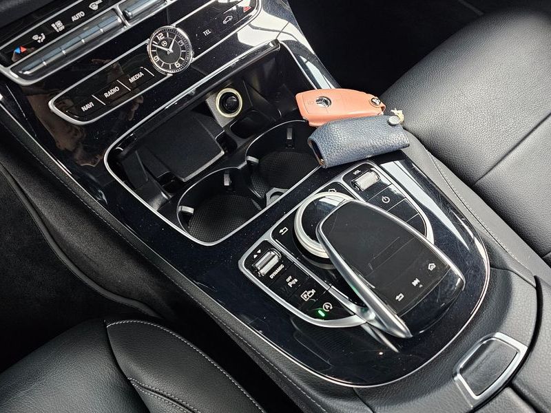 2018 Mercedes-Benz E-Class E220d 4MATIC Avantgarde photo 9