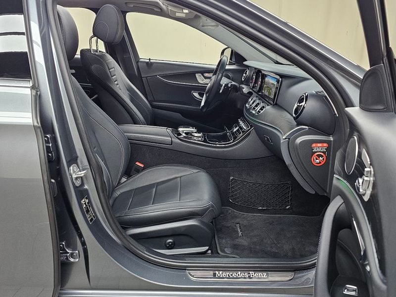 2018 Mercedes-Benz E-Class E220d 4MATIC Avantgarde photo 11