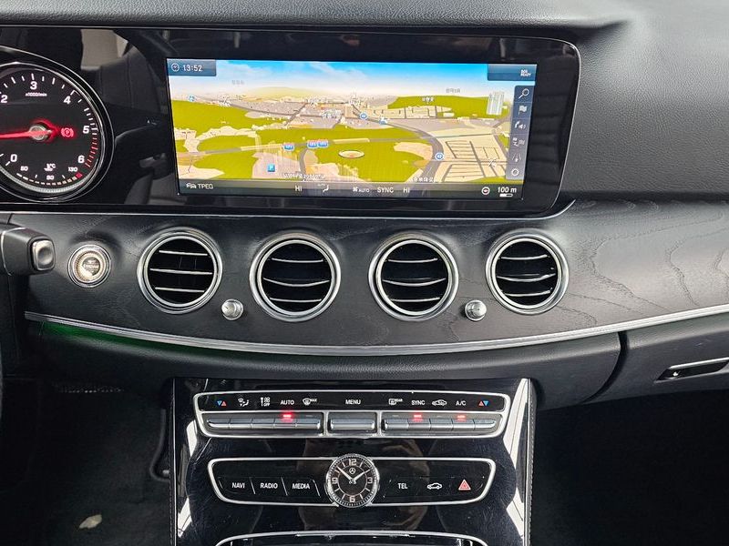 2018 Mercedes-Benz E-Class E220d 4MATIC Avantgarde photo 15