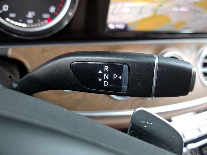2018 Mercedes-Benz E-Class E300 4MATIC Exclusive photo 9
