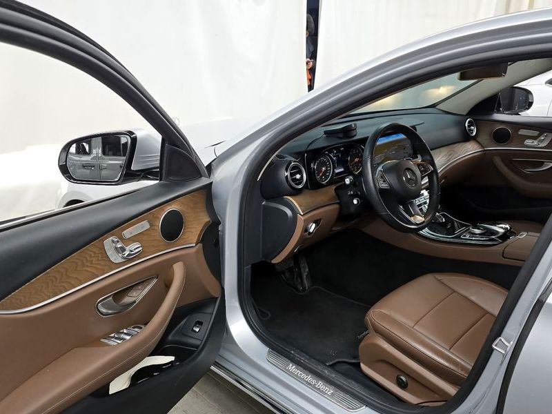 2018 Mercedes-Benz E-Class E300 4MATIC Exclusive photo 10