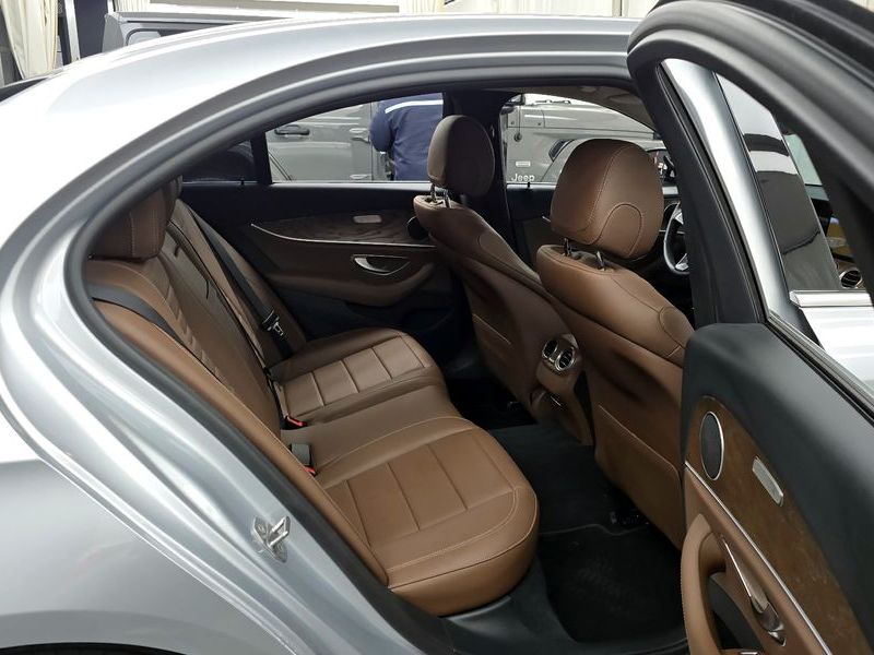 2018 Mercedes-Benz E-Class E300 4MATIC Exclusive photo 12