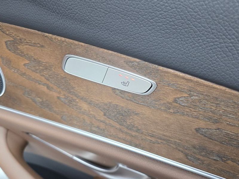 2018 Mercedes-Benz E-Class E300 4MATIC Exclusive photo 19