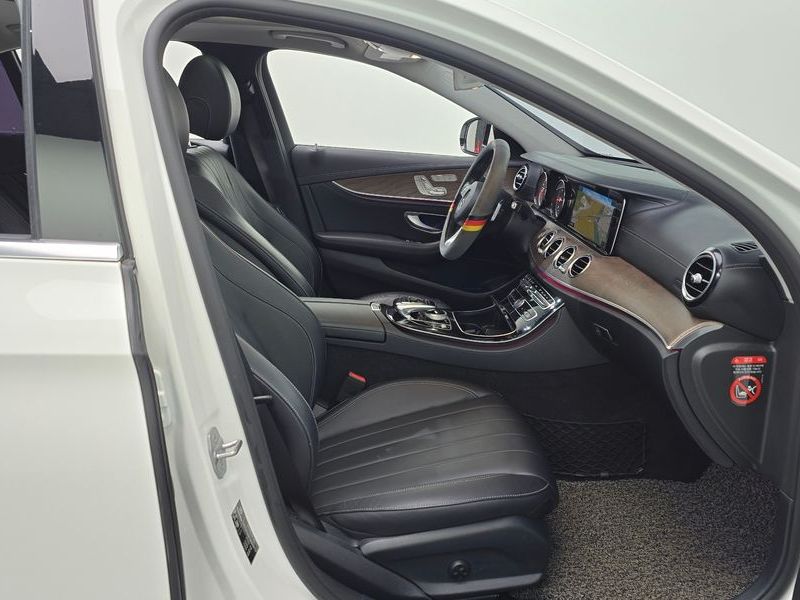 2018 Mercedes-Benz E-Class E220d Exclusive photo 11