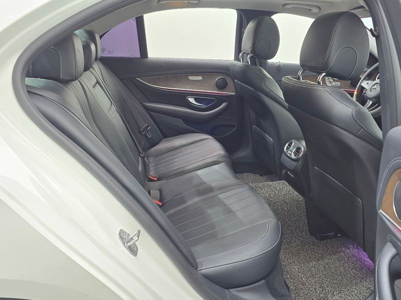 2018 Mercedes-Benz E-Class E220d Exclusive photo 12