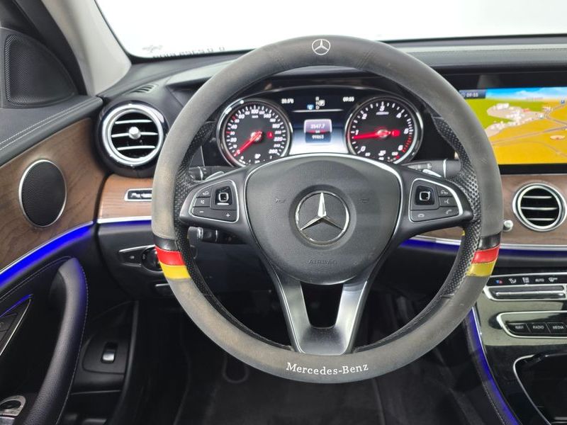 2018 Mercedes-Benz E-Class E220d Exclusive photo 13