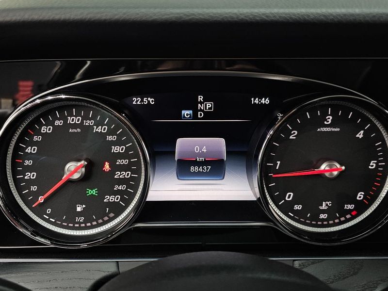 2018 Mercedes-Benz E-Class E220d Avantgarde photo 8