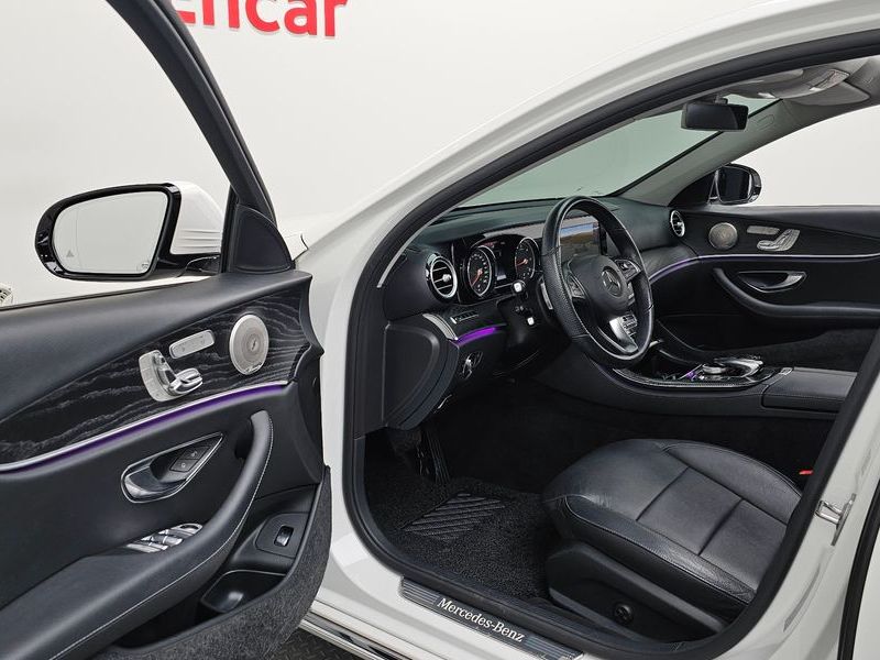 2018 Mercedes-Benz E-Class E220d Avantgarde photo 10