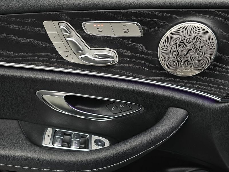 2018 Mercedes-Benz E-Class E220d Avantgarde photo 19