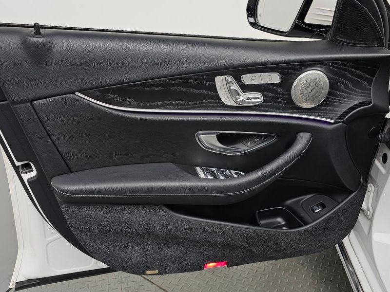 2018 Mercedes-Benz E-Class E220d Avantgarde photo 24
