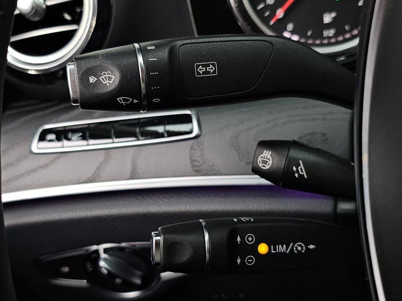 2018 Mercedes-Benz E-Class E220d Avantgarde photo 30