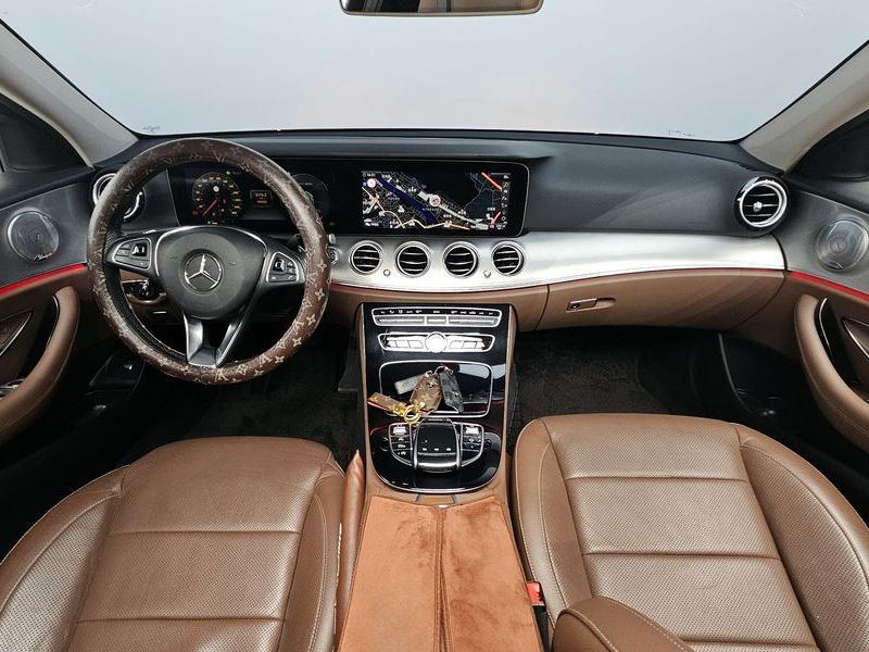 2018 Mercedes-Benz E-Class E300 AMG Line photo 7