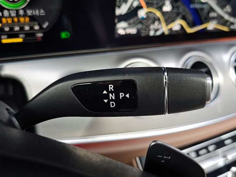 2018 Mercedes-Benz E-Class E300 AMG Line photo 9