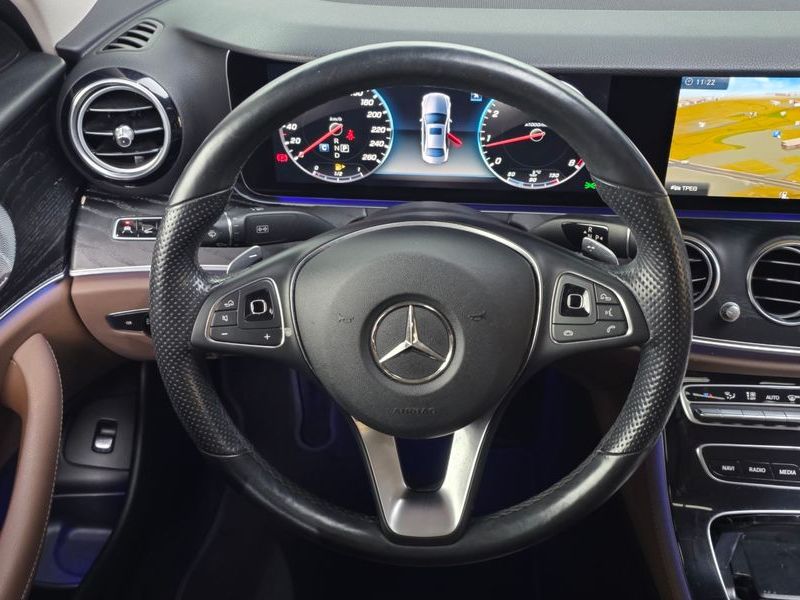 2018 Mercedes-Benz E-Class E300 4MATIC Avnatgarde photo 13