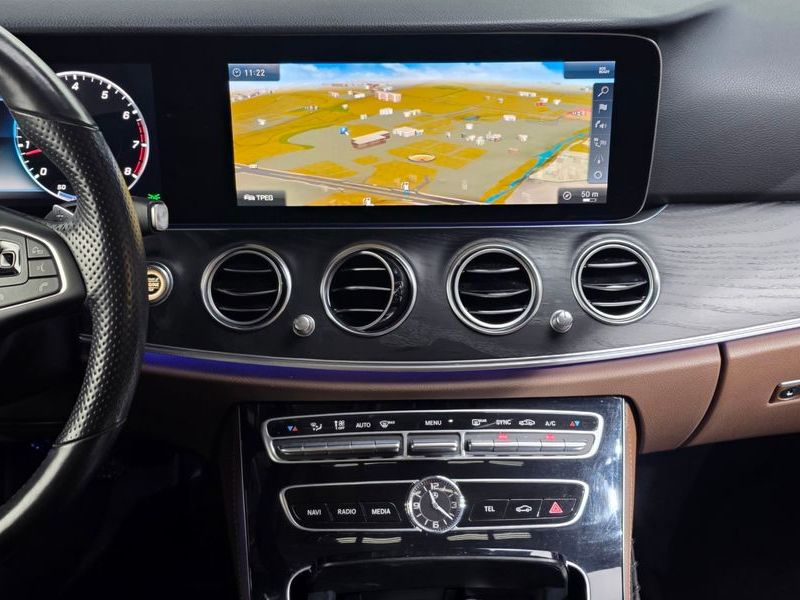 2018 Mercedes-Benz E-Class E300 4MATIC Avnatgarde photo 14