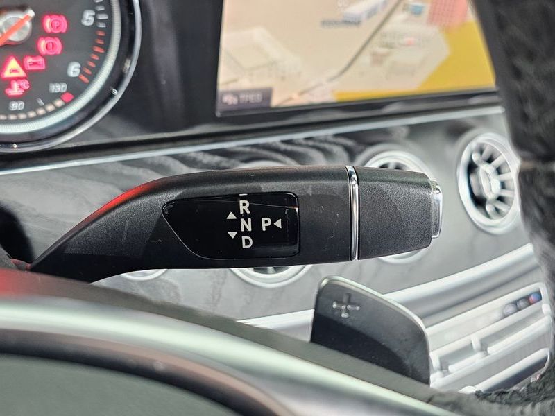 2018 Mercedes-Benz E-Class E220d Cabriolet photo 9