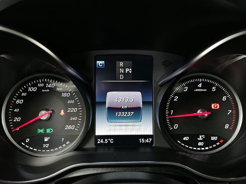 2019 Mercedes-Benz C-Class GLC300 4MATIC AMG Line photo 8