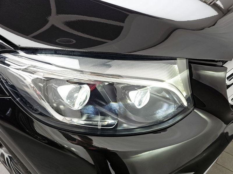 2019 Mercedes-Benz C-Class GLC300 4MATIC AMG Line photo 22