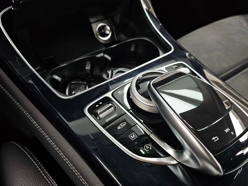 2019 Mercedes-Benz C-Class GLC300 4MATIC AMG Line photo 27