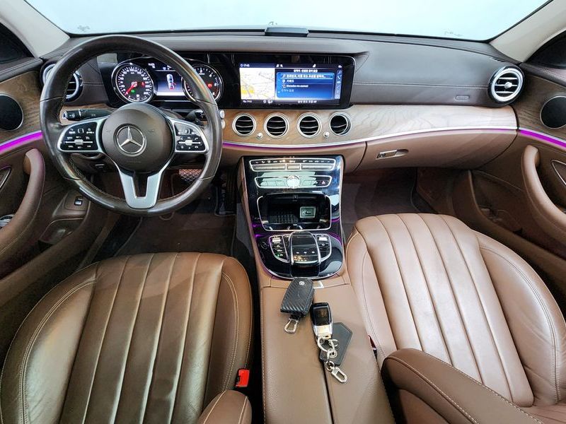2019 Mercedes-Benz E-Class E220d 4MATIC Exclusive photo 7