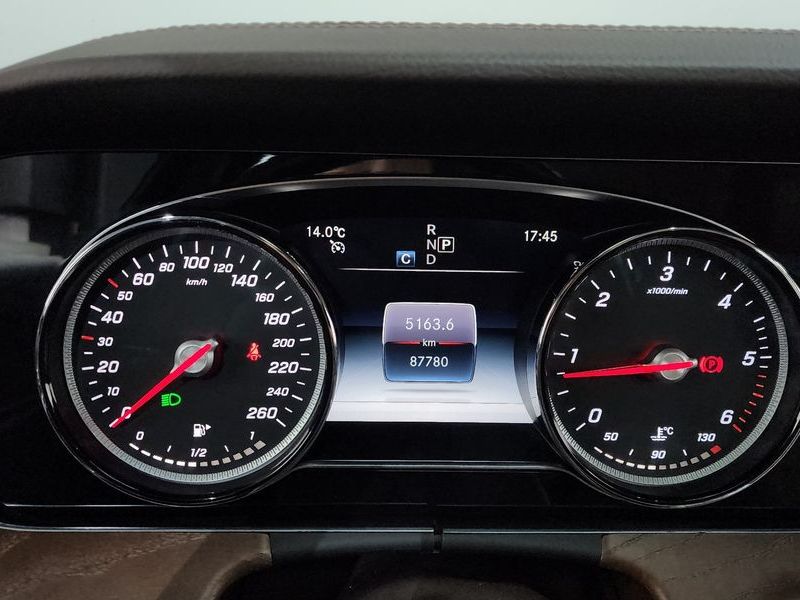 2019 Mercedes-Benz E-Class E220d 4MATIC Exclusive photo 8