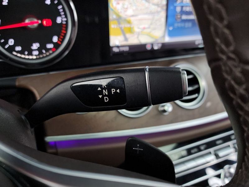 2019 Mercedes-Benz E-Class E220d 4MATIC Exclusive photo 9