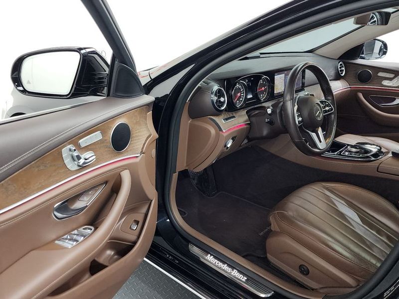 2019 Mercedes-Benz E-Class E220d 4MATIC Exclusive photo 10