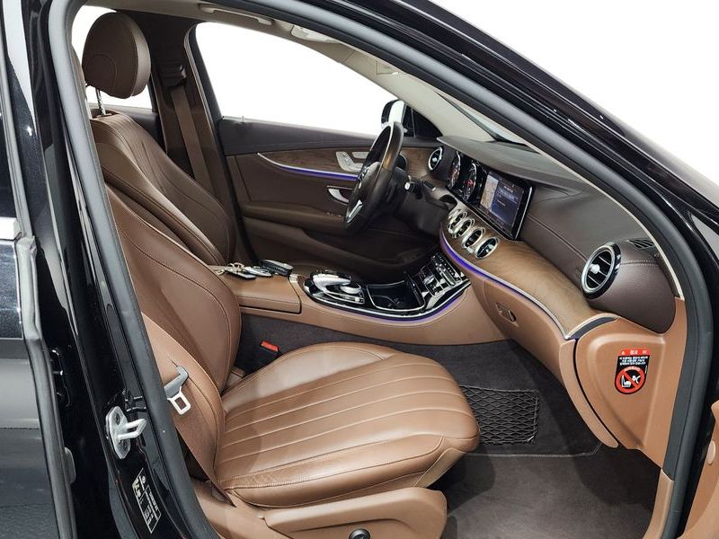 2019 Mercedes-Benz E-Class E220d 4MATIC Exclusive photo 11