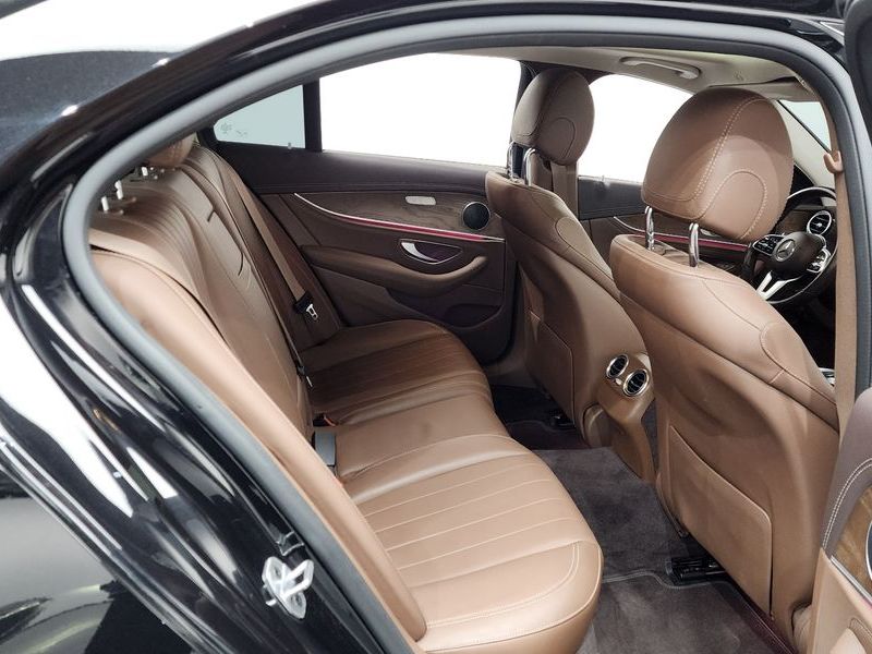 2019 Mercedes-Benz E-Class E220d 4MATIC Exclusive photo 12