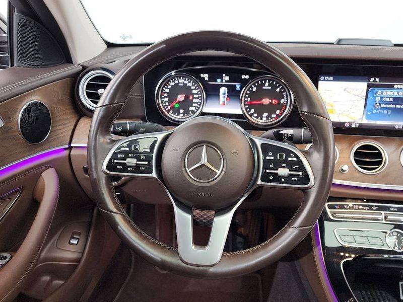 2019 Mercedes-Benz E-Class E220d 4MATIC Exclusive photo 13