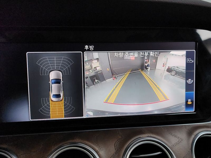 2019 Mercedes-Benz E-Class E220d 4MATIC Exclusive photo 15