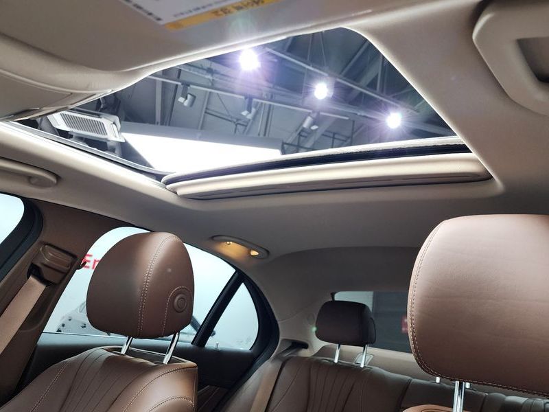 2019 Mercedes-Benz E-Class E220d 4MATIC Exclusive photo 19