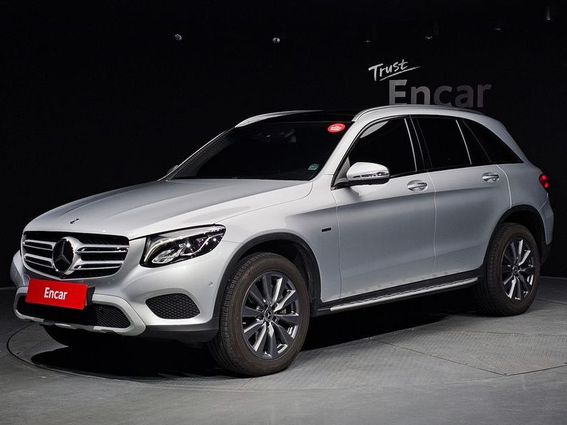 2019 Mercedes-Benz C-Class GLC350e 4MATIC Premium photo 1