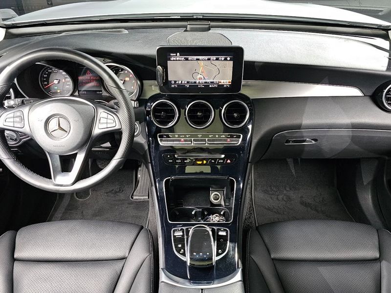 2019 Mercedes-Benz C-Class GLC350e 4MATIC Premium photo 7