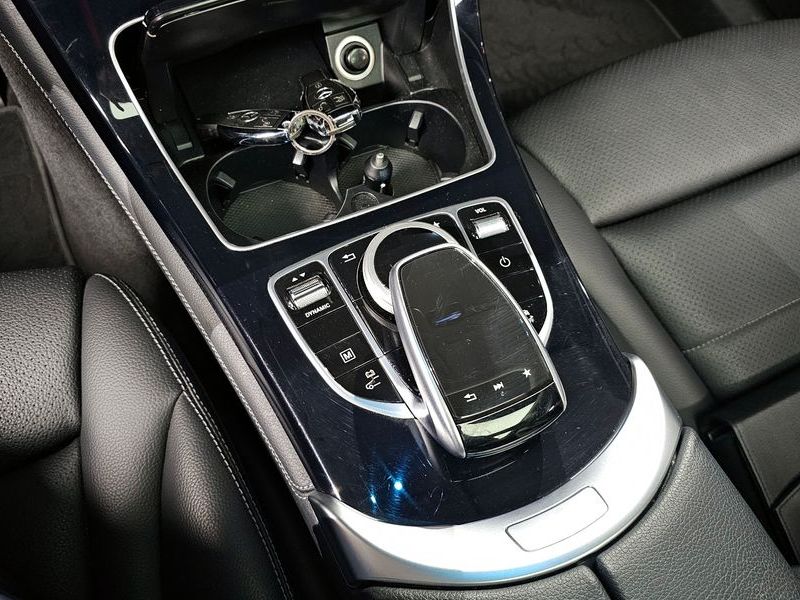 2019 Mercedes-Benz C-Class GLC350e 4MATIC Premium photo 9