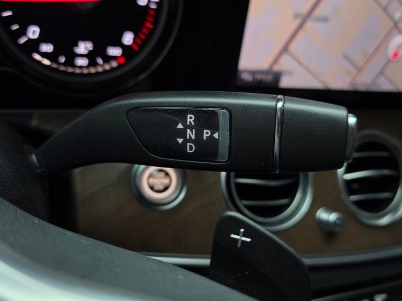 2019 Mercedes-Benz E-Class E220d 4MATIC Exclusive photo 9