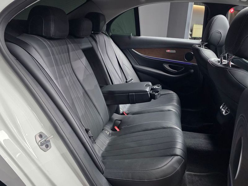 2019 Mercedes-Benz E-Class E220d 4MATIC Exclusive photo 12