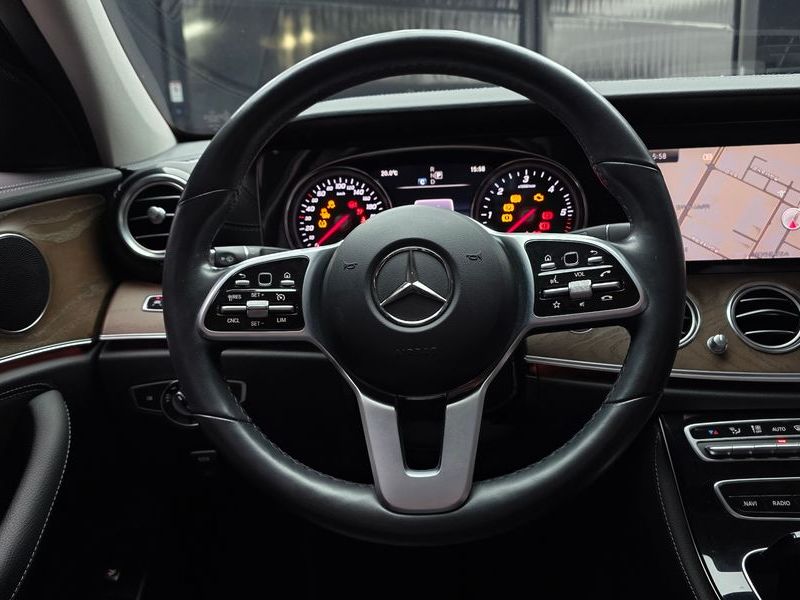 2019 Mercedes-Benz E-Class E220d 4MATIC Exclusive photo 13