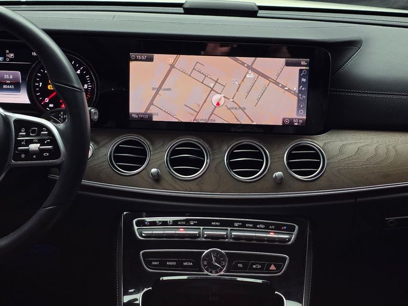 2019 Mercedes-Benz E-Class E220d 4MATIC Exclusive photo 14