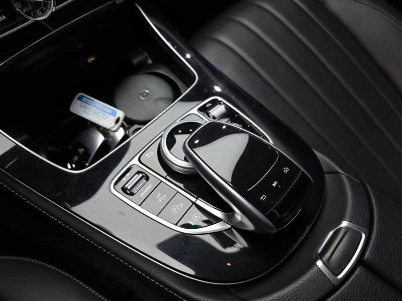 2019 Mercedes-Benz E-Class E220d 4MATIC Exclusive photo 18