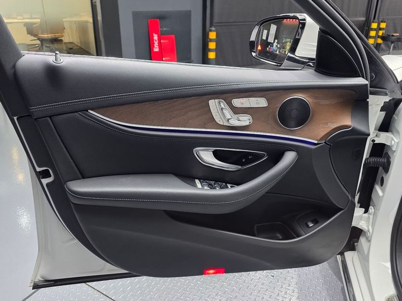 2019 Mercedes-Benz E-Class E220d 4MATIC Exclusive photo 24
