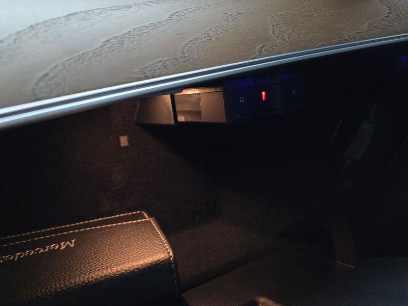 2019 Mercedes-Benz E-Class E220d 4MATIC Exclusive photo 28