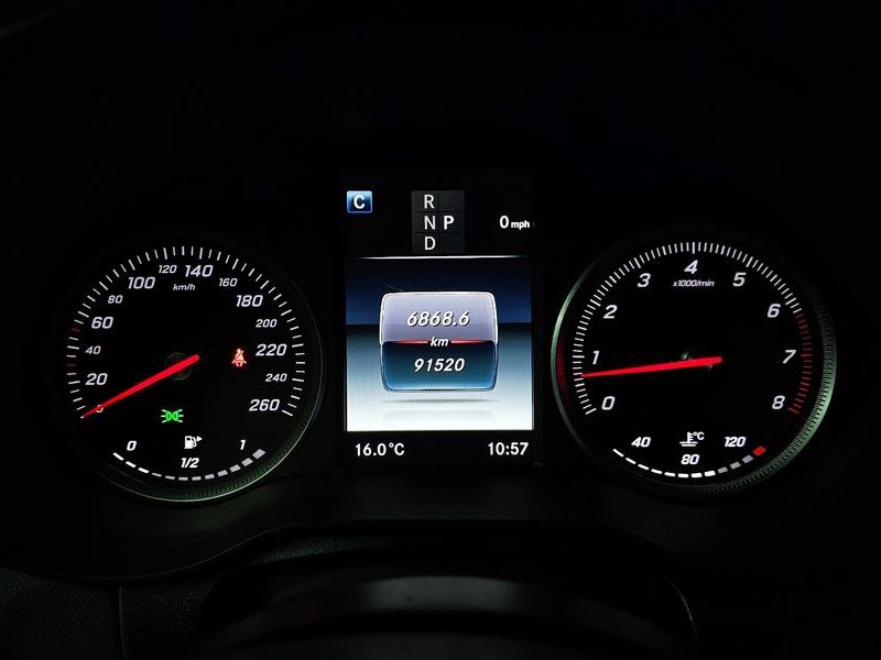 2019 Mercedes-Benz C-Class GLC300 4MATIC photo 8