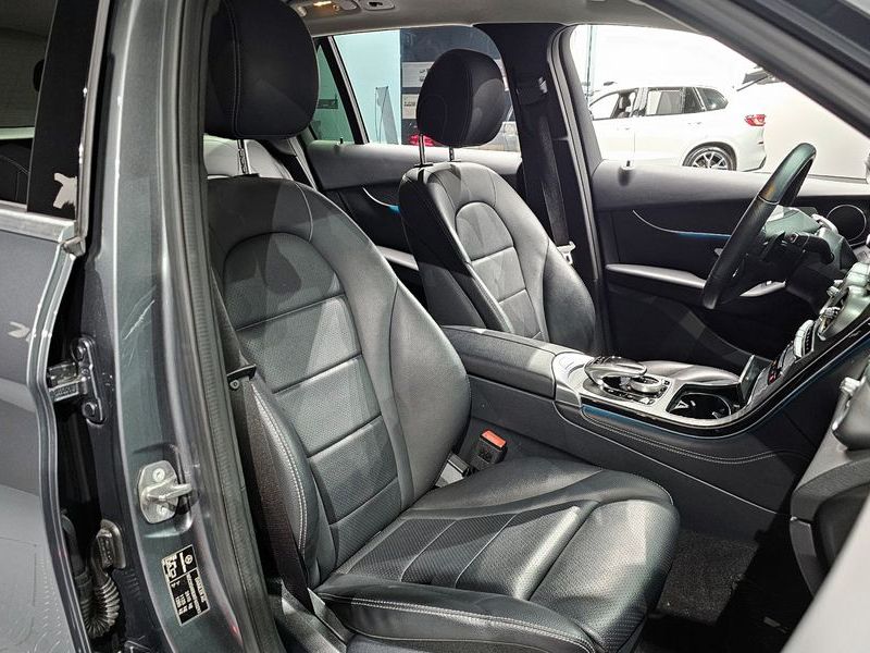 2019 Mercedes-Benz C-Class GLC300 4MATIC photo 10