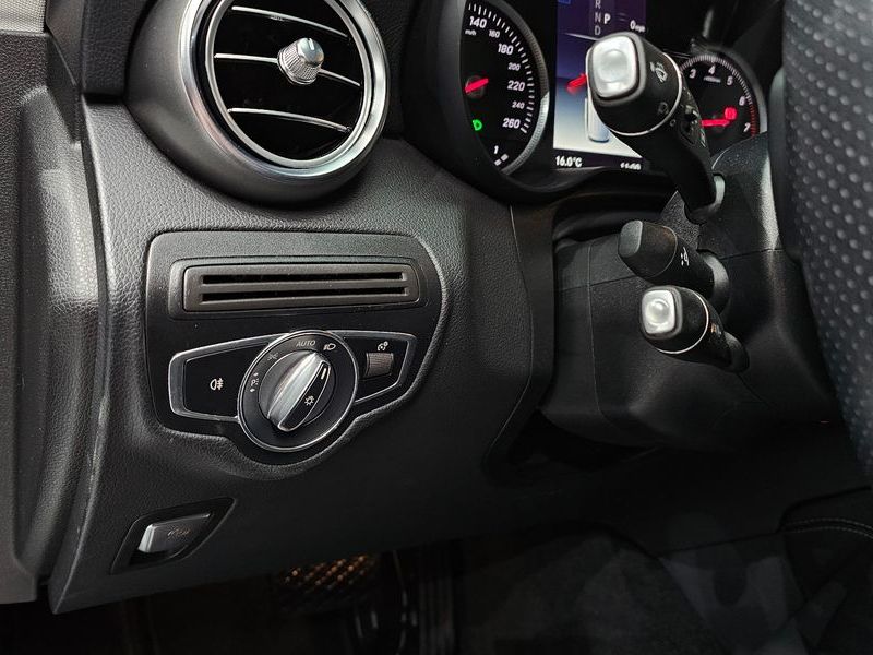 2019 Mercedes-Benz C-Class GLC300 4MATIC photo 15
