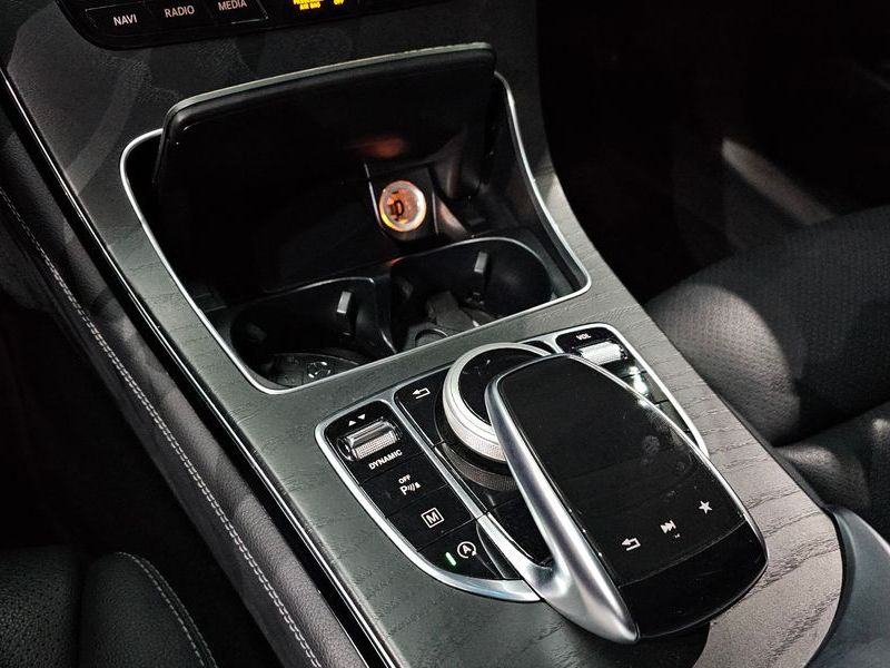 2019 Mercedes-Benz C-Class GLC300 4MATIC photo 19
