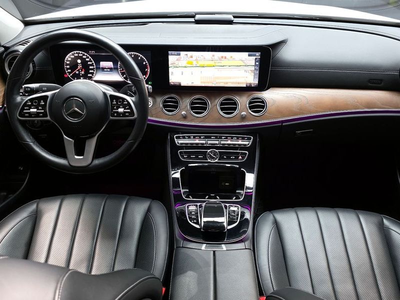 2019 Mercedes-Benz E-Class E300 4MATIC Exclusive photo 7