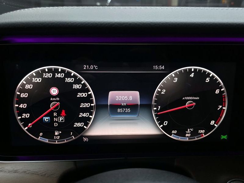2019 Mercedes-Benz E-Class E300 4MATIC Exclusive photo 8