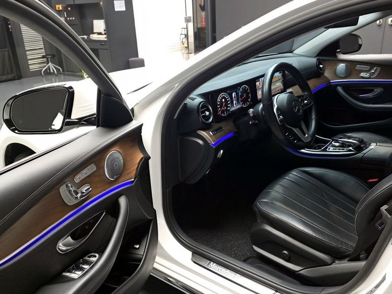 2019 Mercedes-Benz E-Class E300 4MATIC Exclusive photo 10