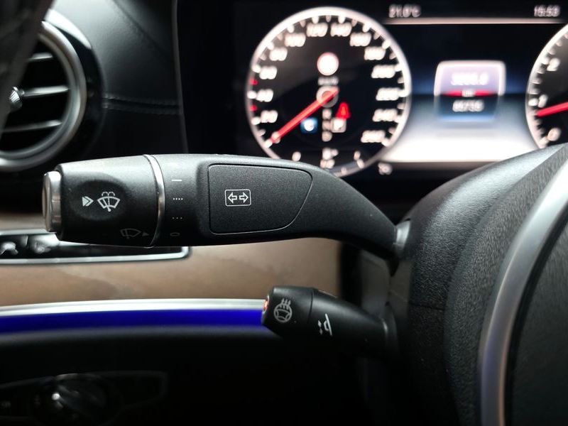 2019 Mercedes-Benz E-Class E300 4MATIC Exclusive photo 16